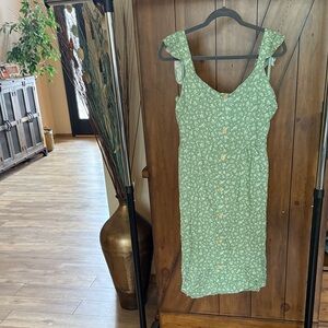 Monteau Green Floral Midi Dress